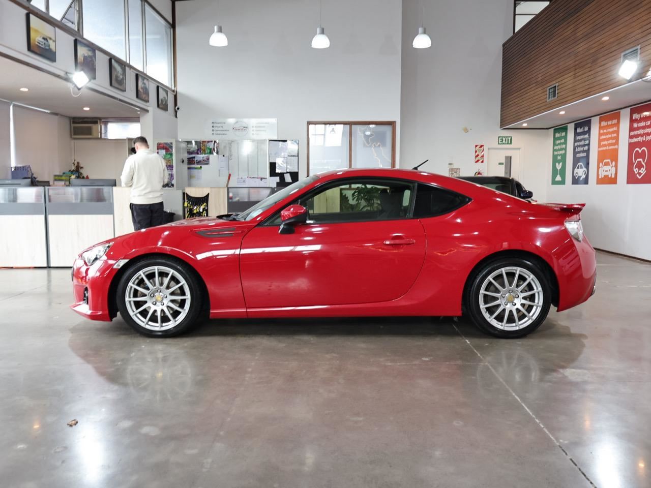 Vehicle image 5