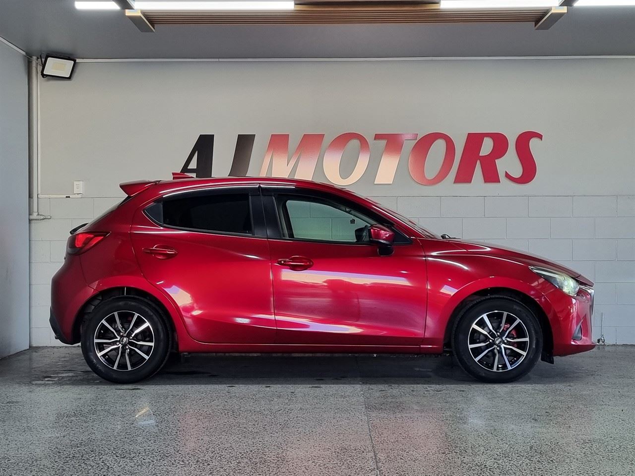 Vehicle image 5