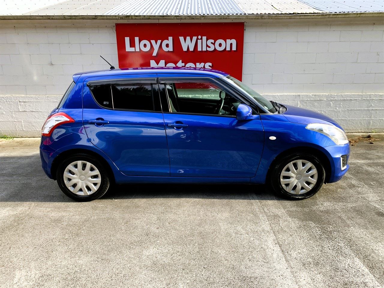 Vehicle image 3