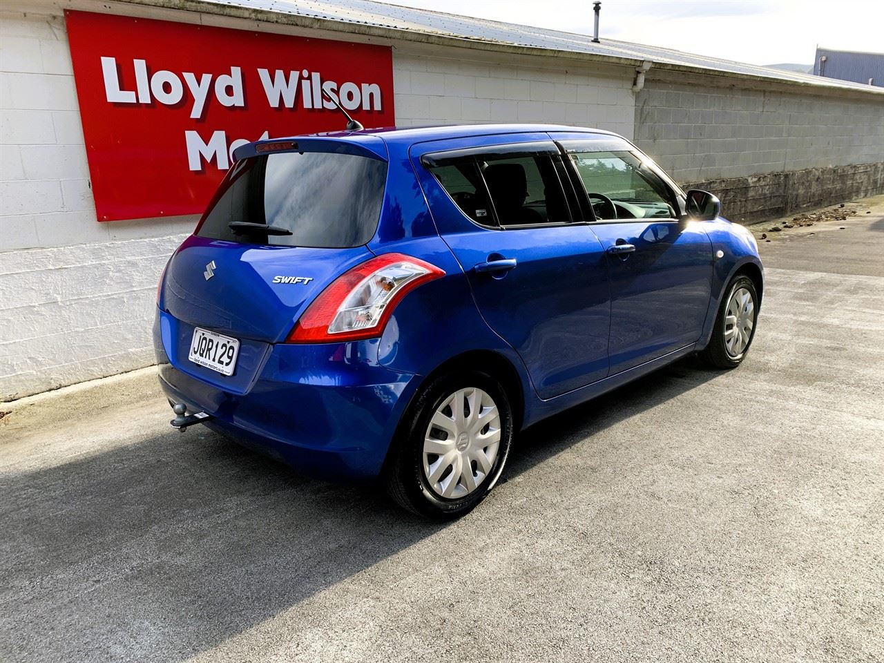 Vehicle image 4