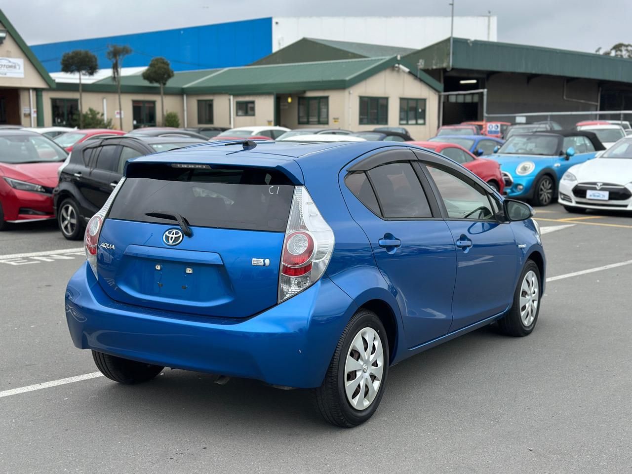 Vehicle image 5