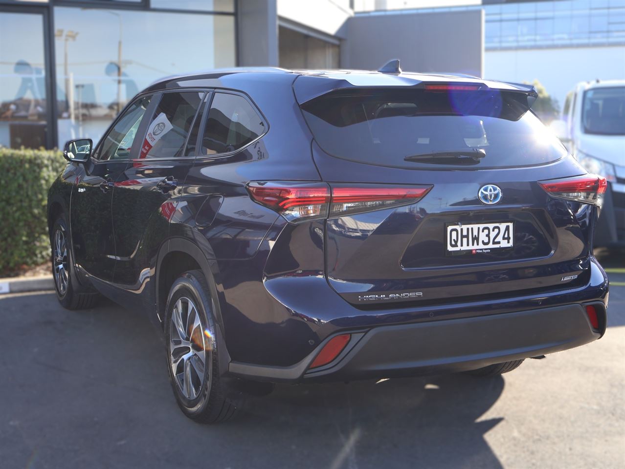 Vehicle image 5