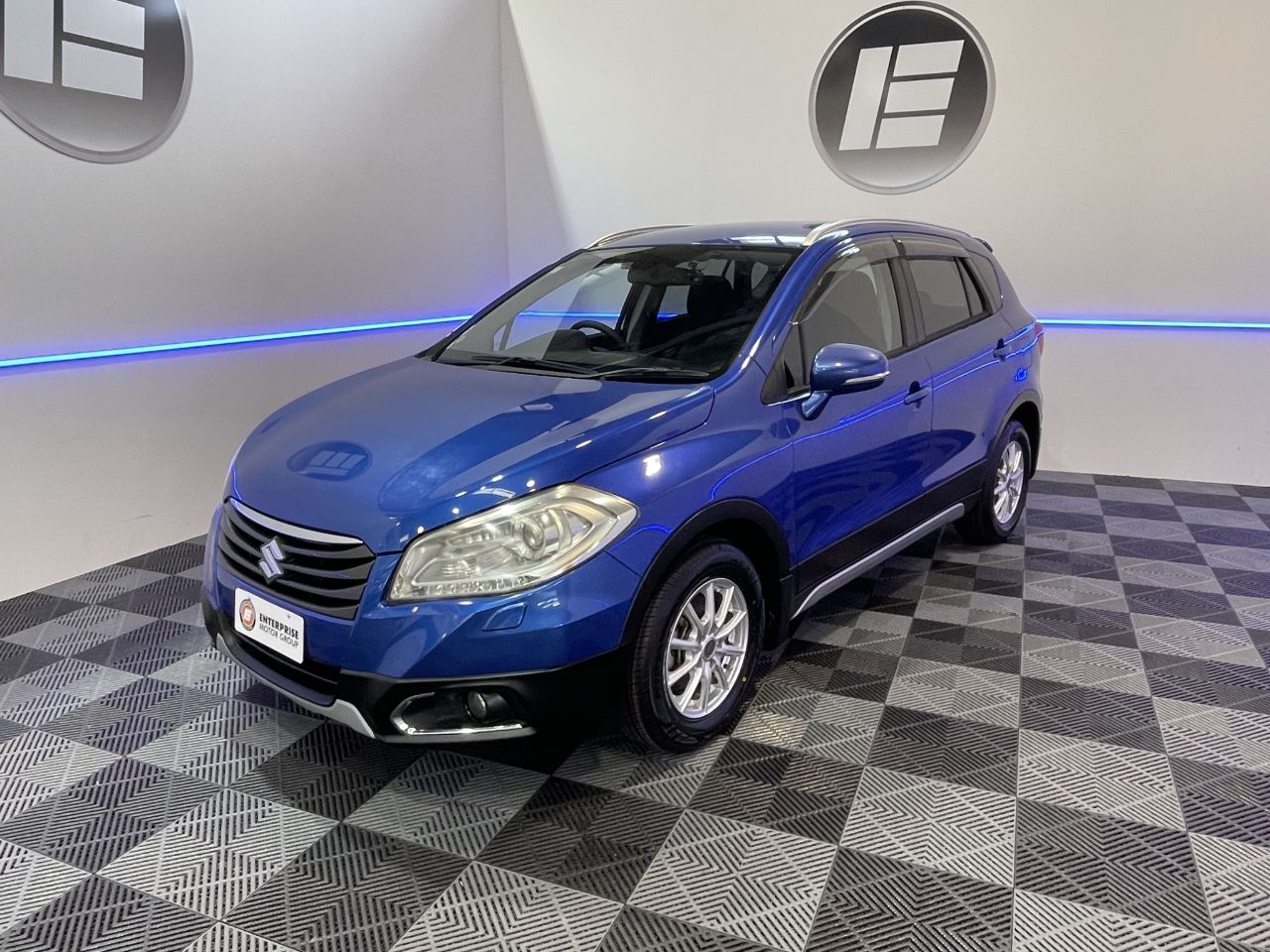 Vehicle image 3
