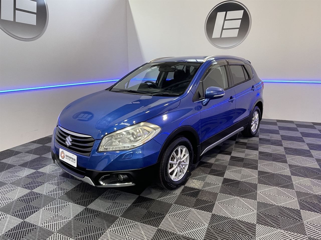 Vehicle image 3
