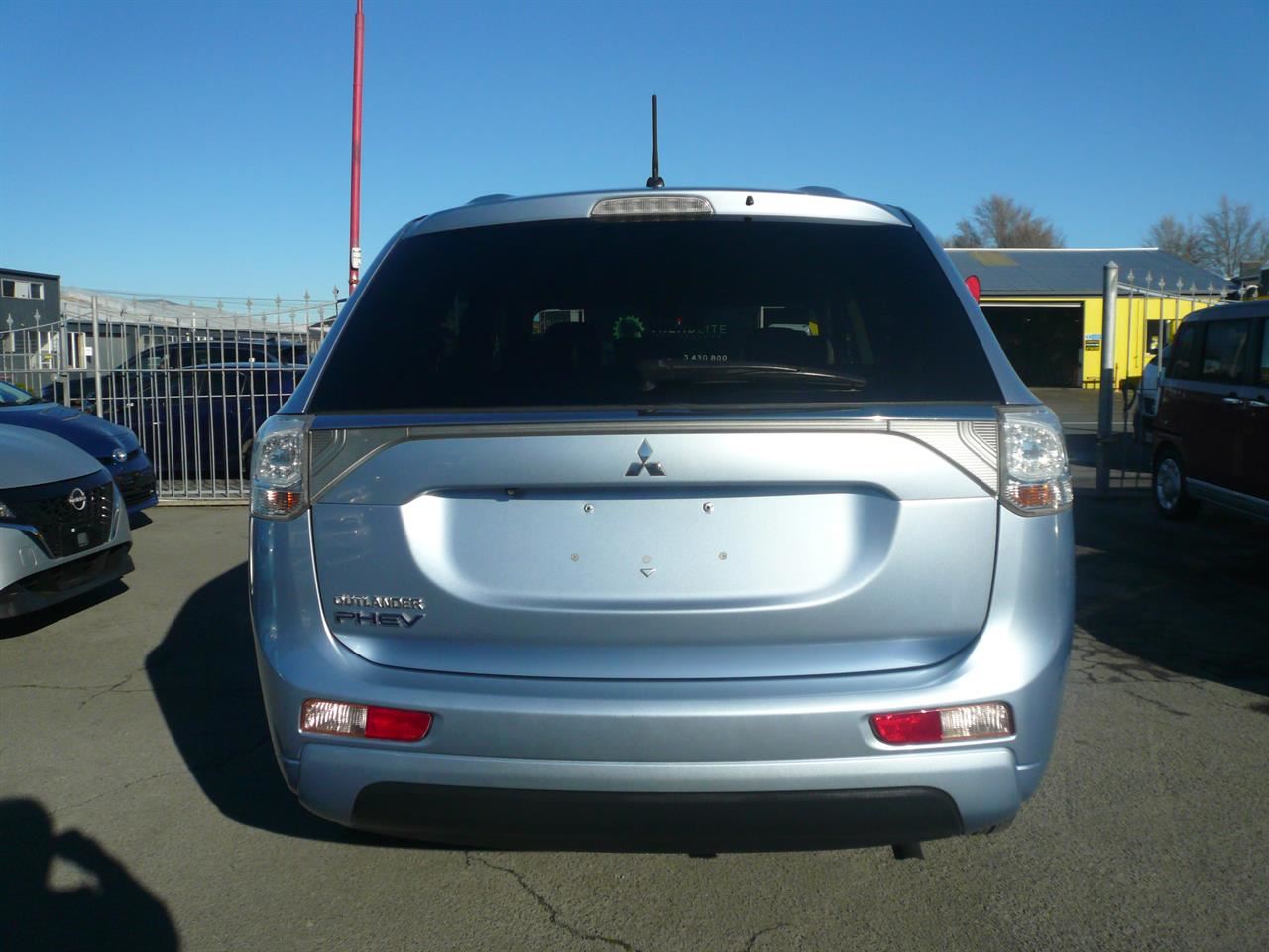 Vehicle image 5