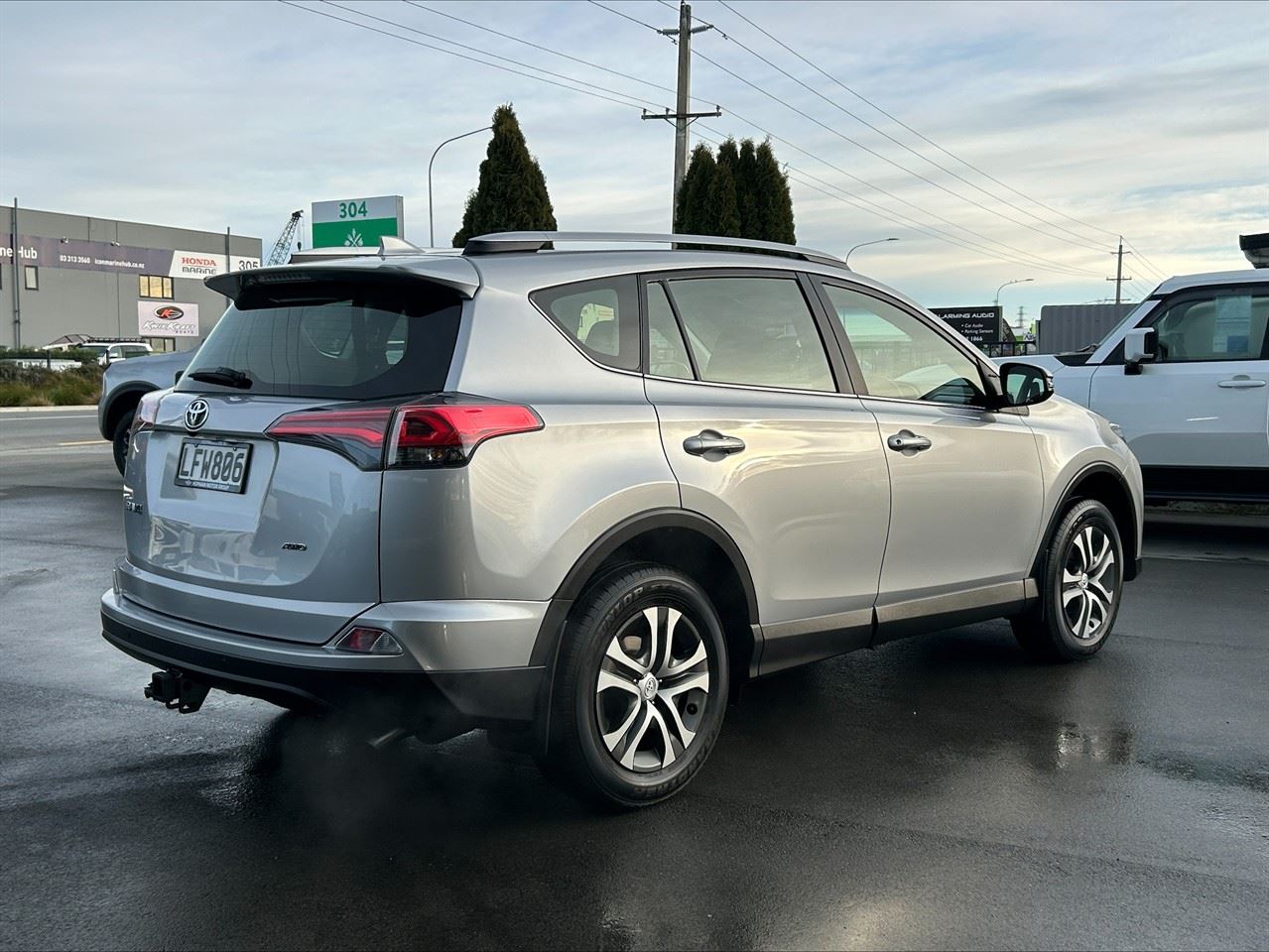 Vehicle image 3