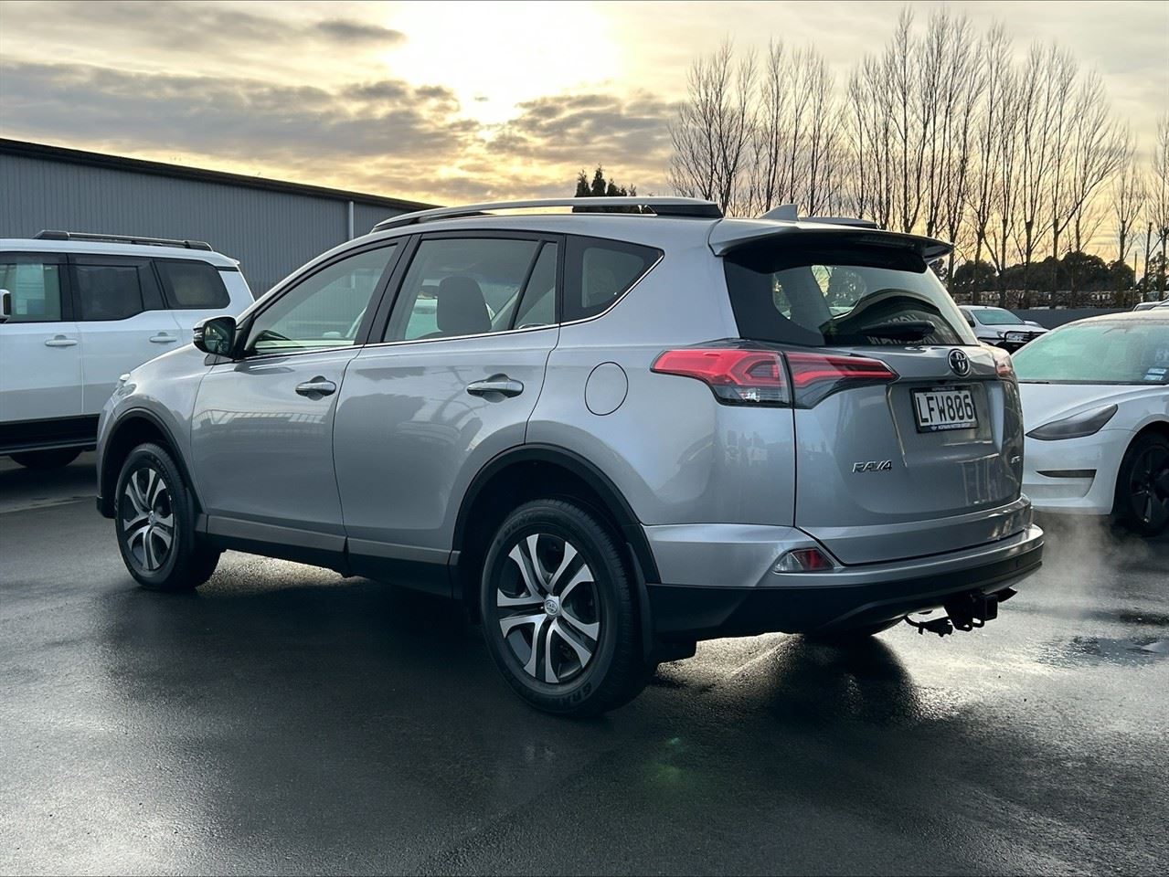 Vehicle image 4