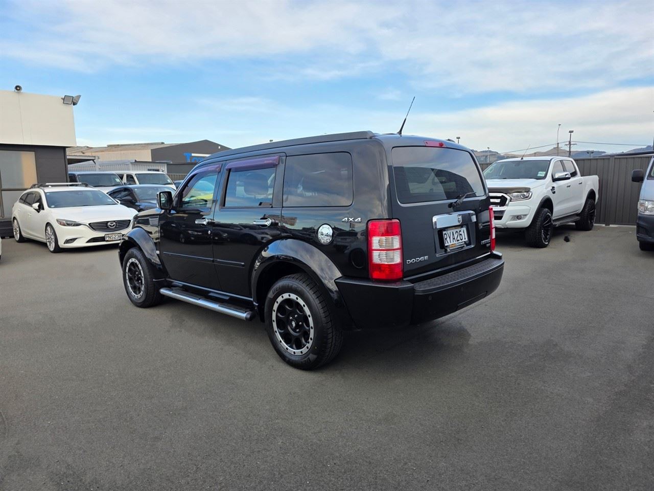 Vehicle image 4