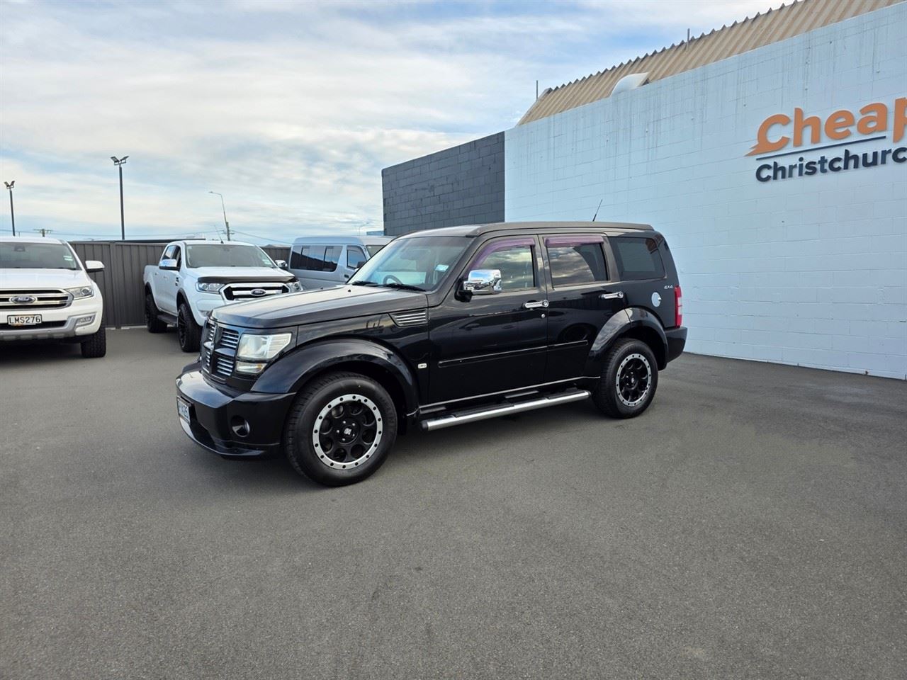 Vehicle image 5