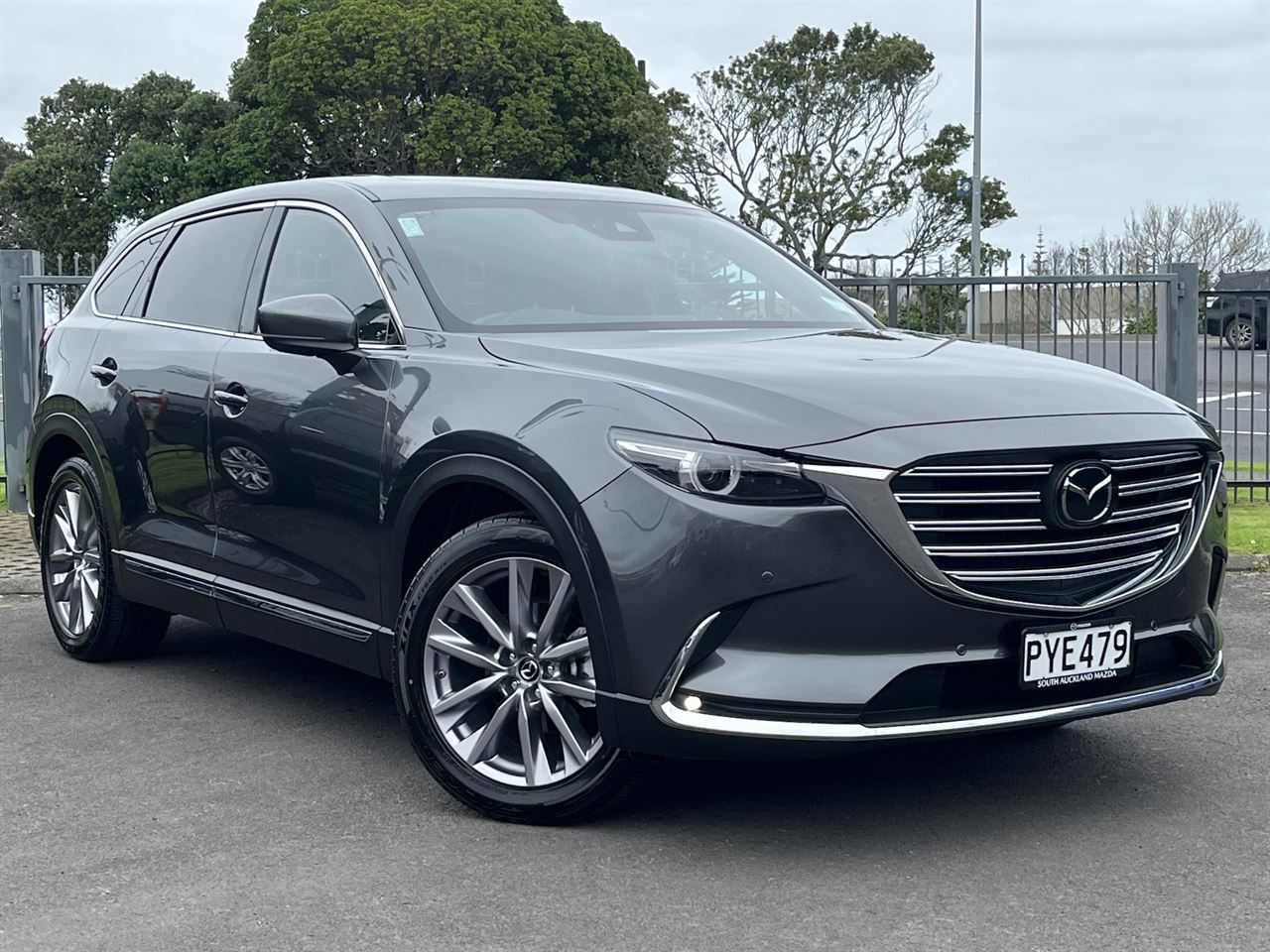 Vehicle image 3
