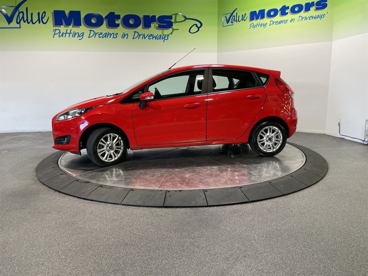 Vehicle image 4