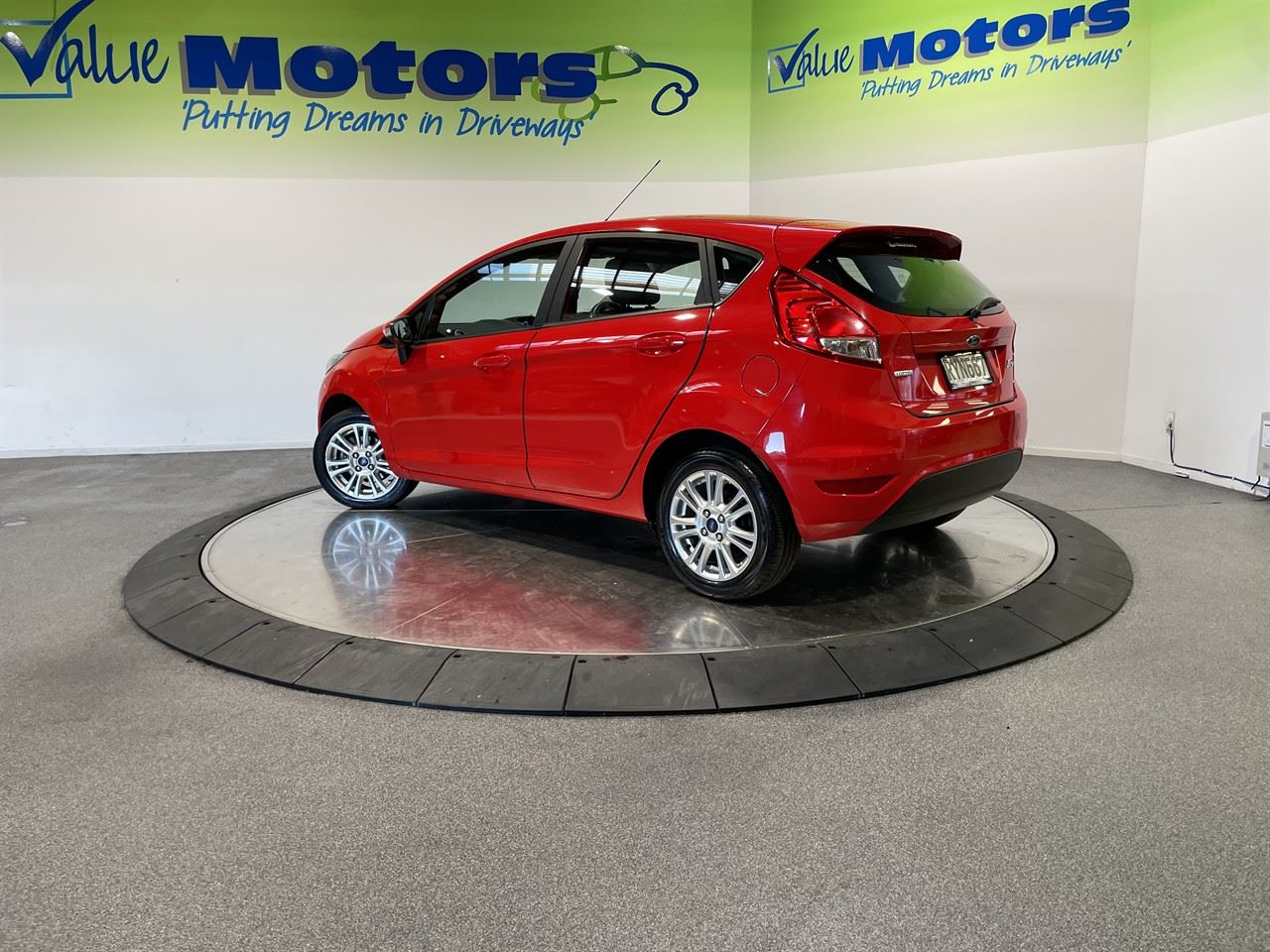 Vehicle image 5