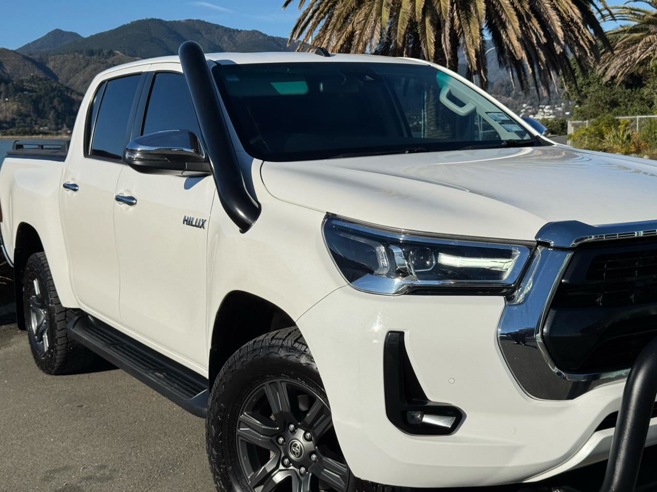 Vehicle image 5
