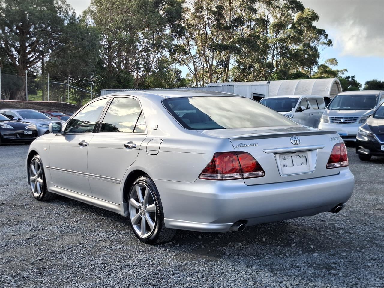 Vehicle image 5