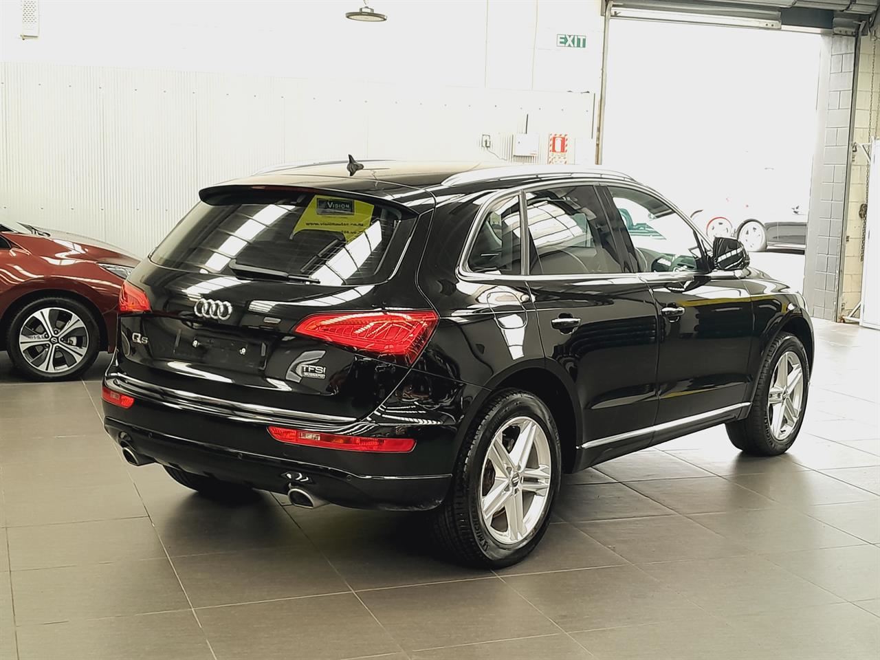 Vehicle image 4
