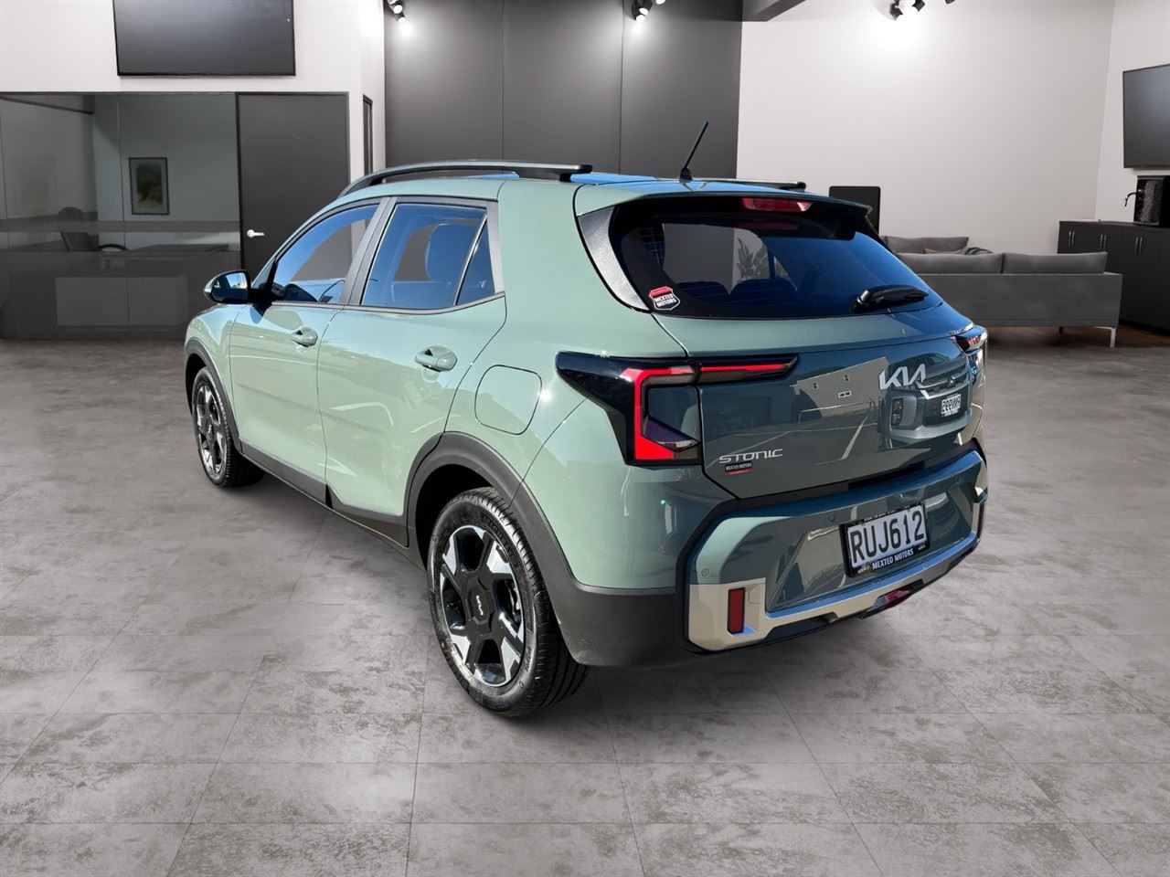 Vehicle image 4