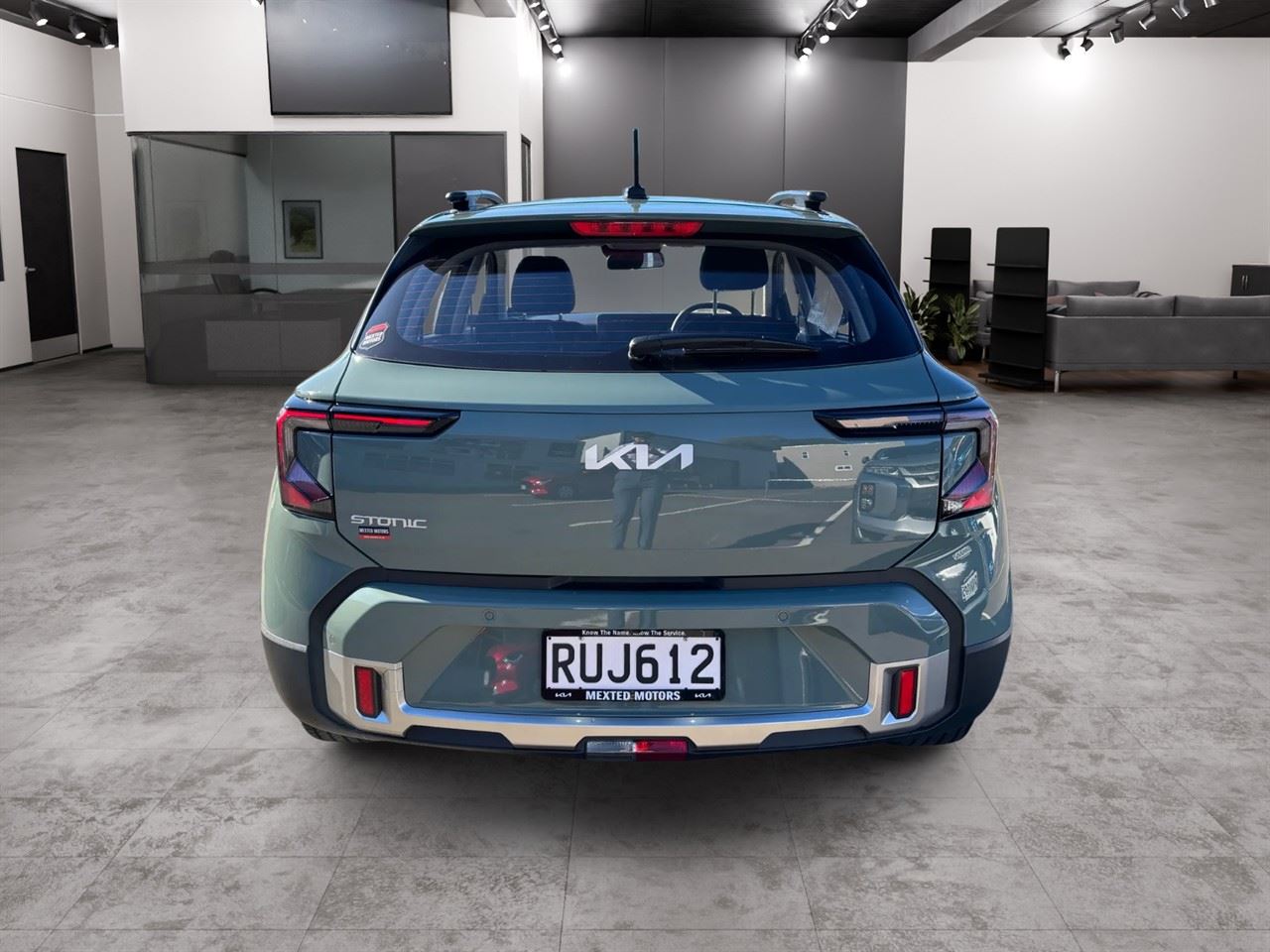 Vehicle image 5