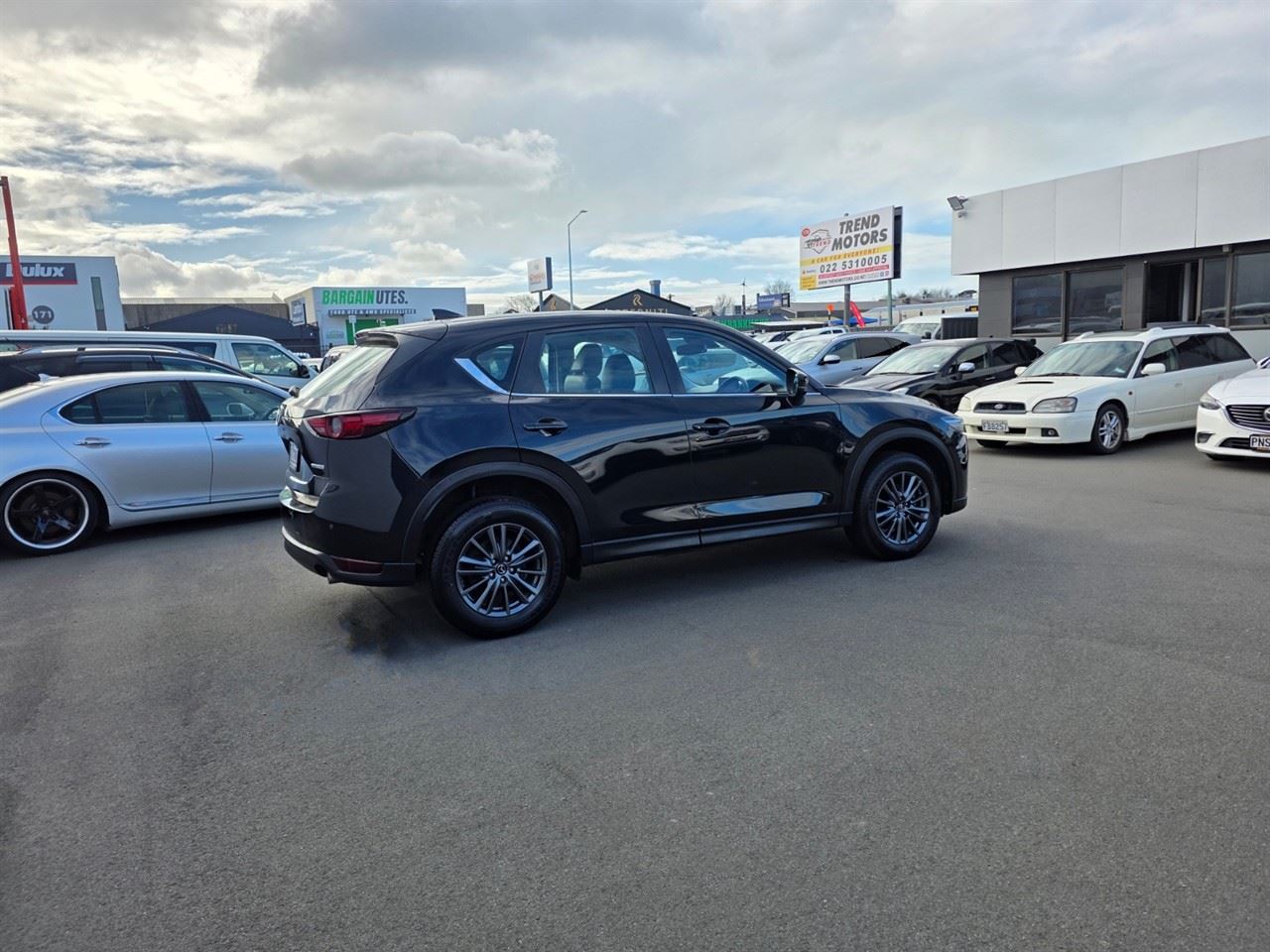 Vehicle image 4