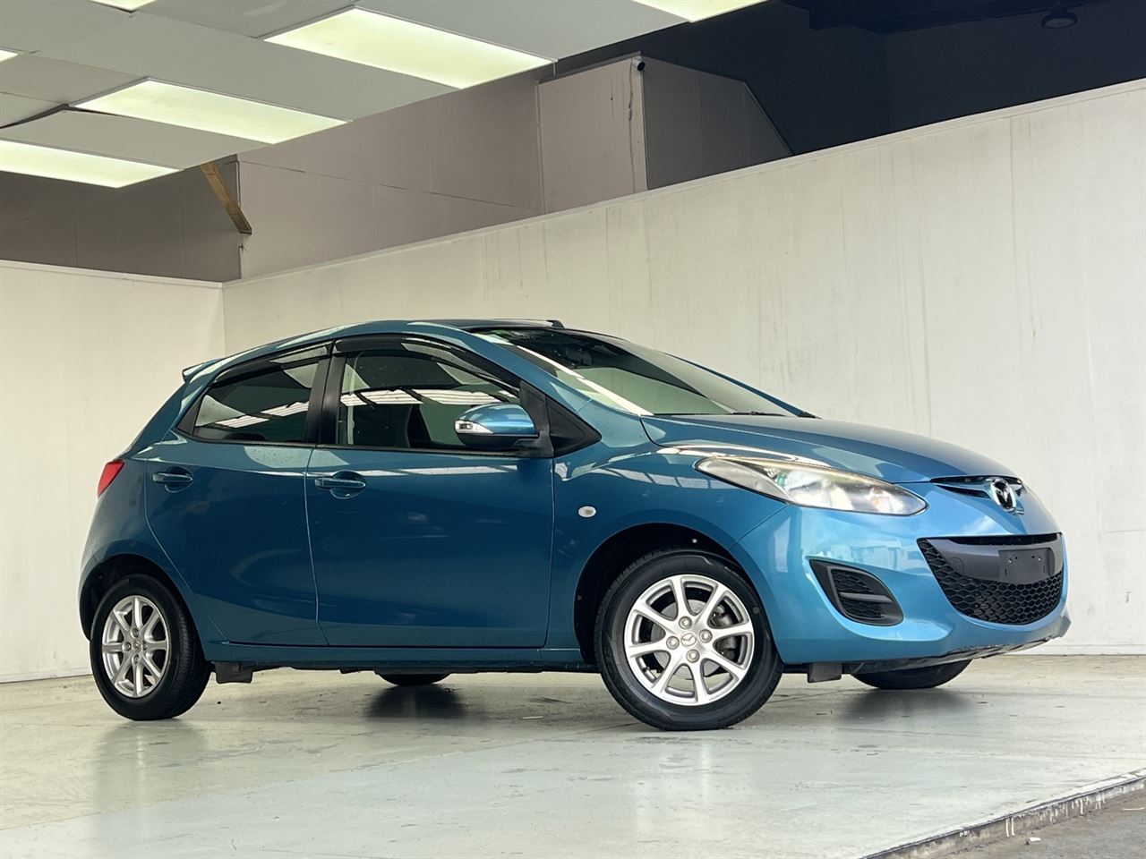 Vehicle image 4
