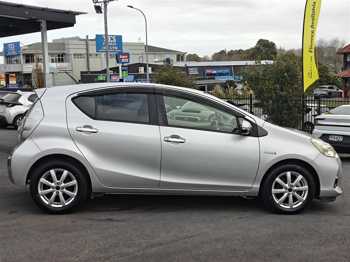 Vehicle image 3