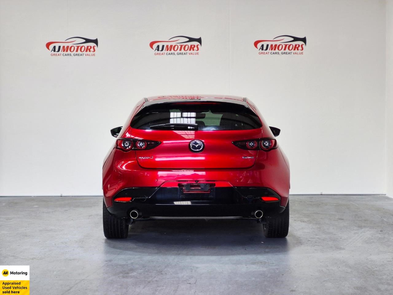 Vehicle image 5