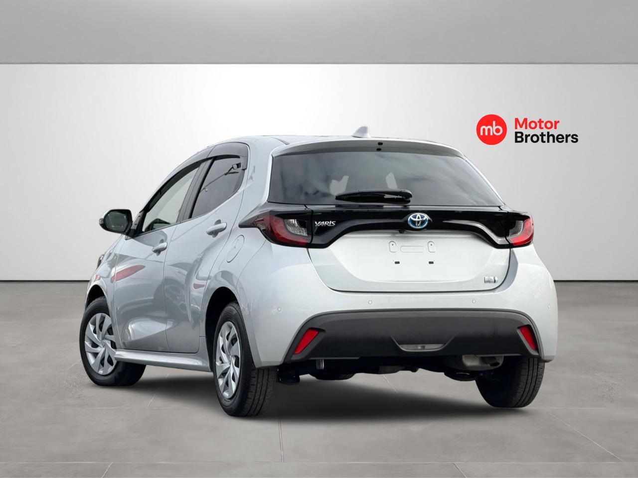 Vehicle image 4
