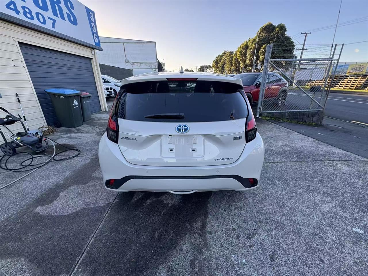 Vehicle image 4