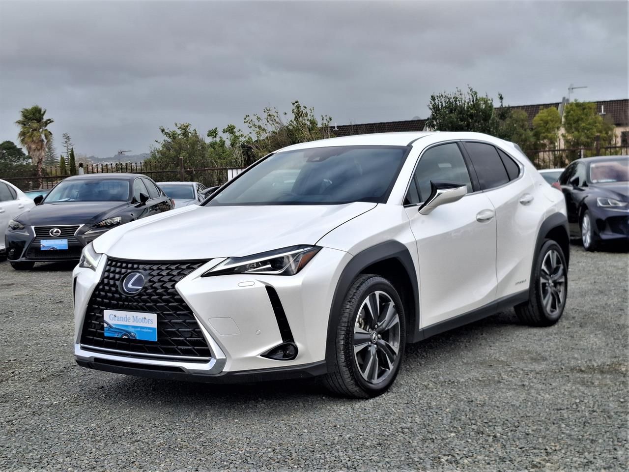 Vehicle image 3