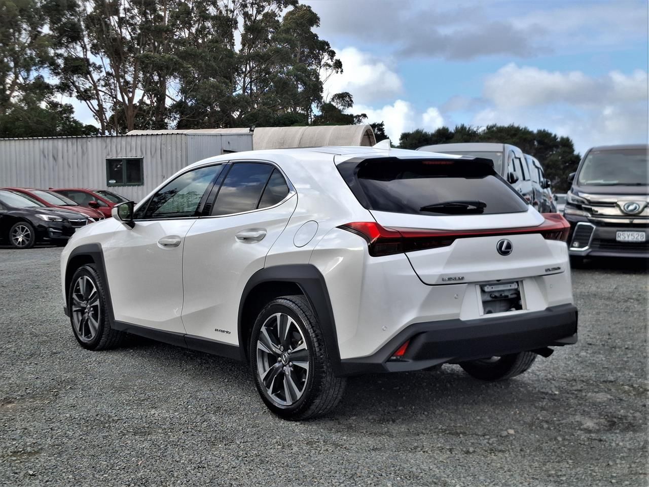 Vehicle image 5