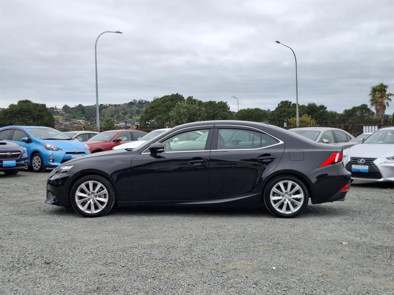 Vehicle image 4