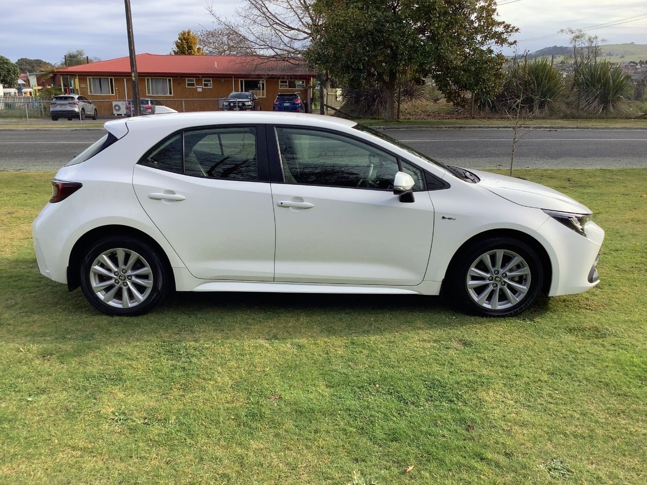 Vehicle image 4