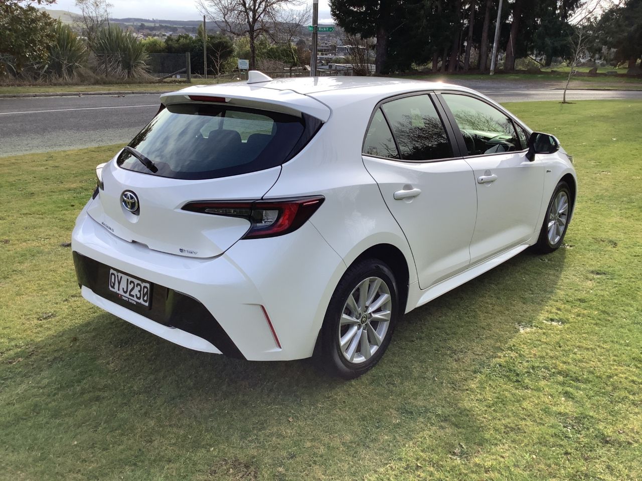 Vehicle image 5