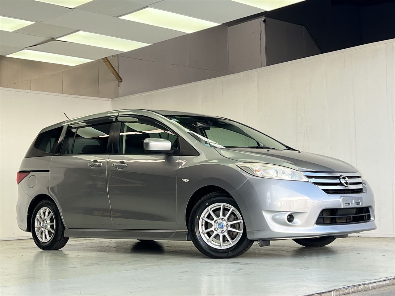 Vehicle image 4
