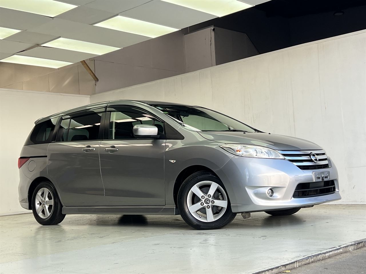 Vehicle image 4
