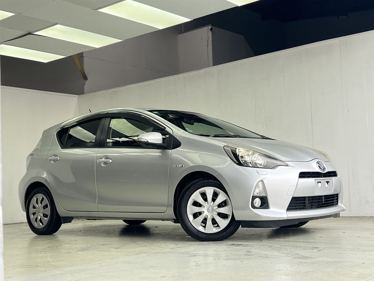 Vehicle image 4