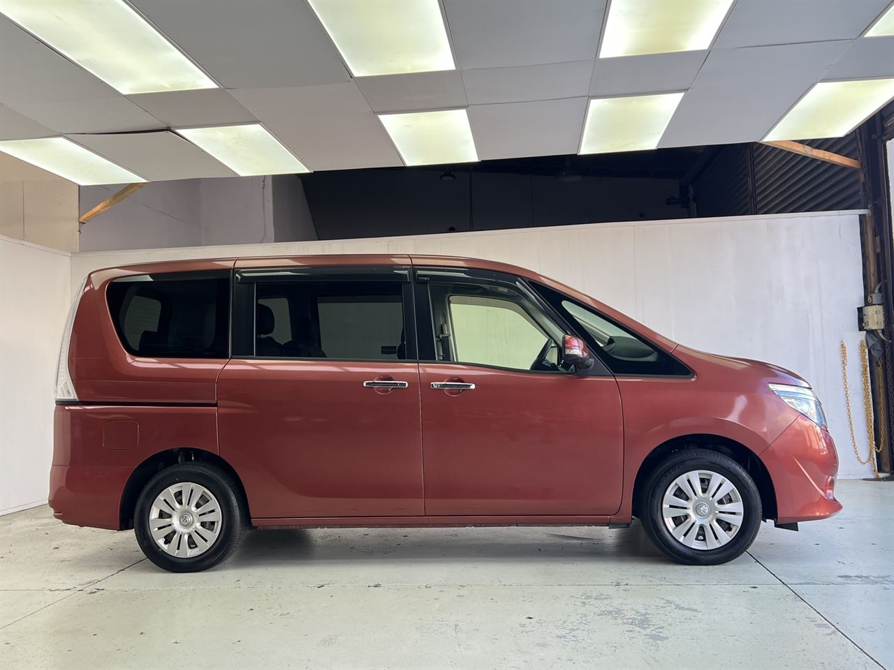 Vehicle image 5