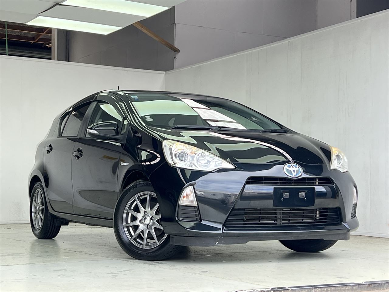 Vehicle image 3