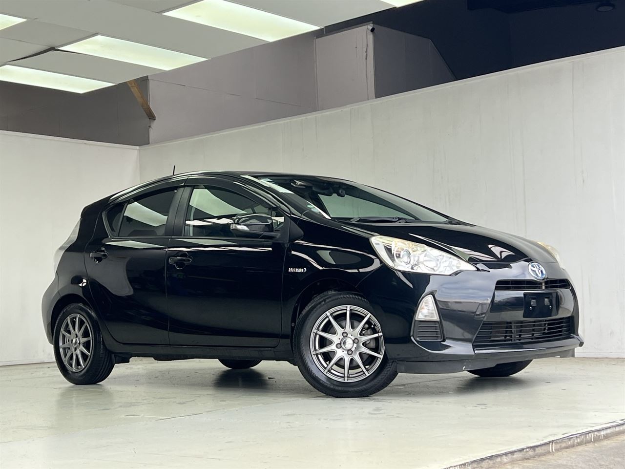 Vehicle image 4