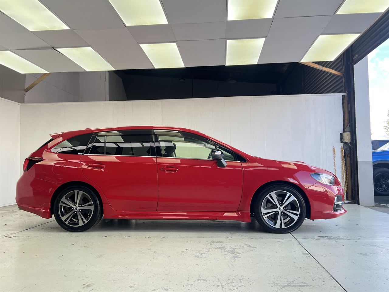 Vehicle image 5
