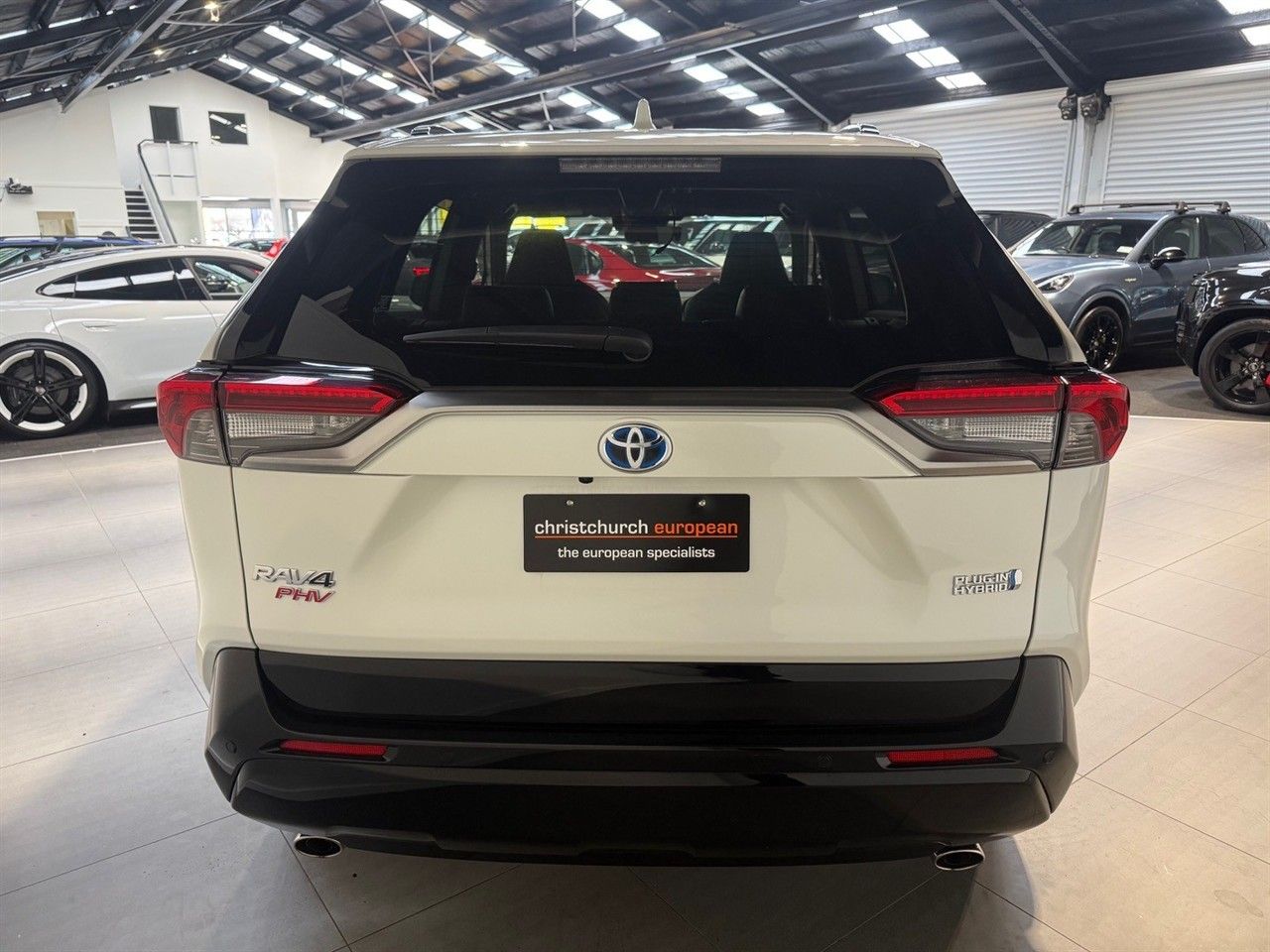 Vehicle image 4