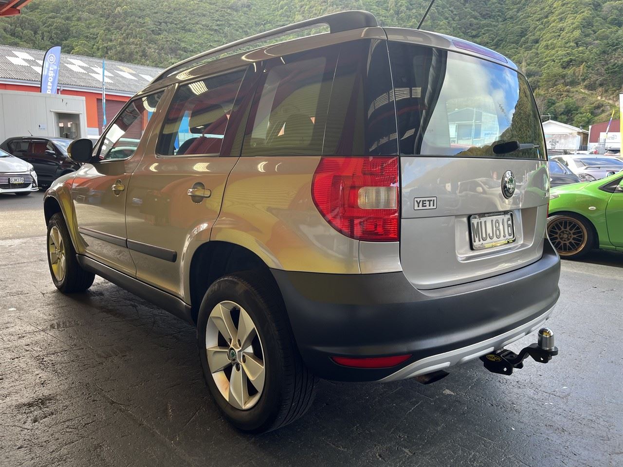 Vehicle image 4