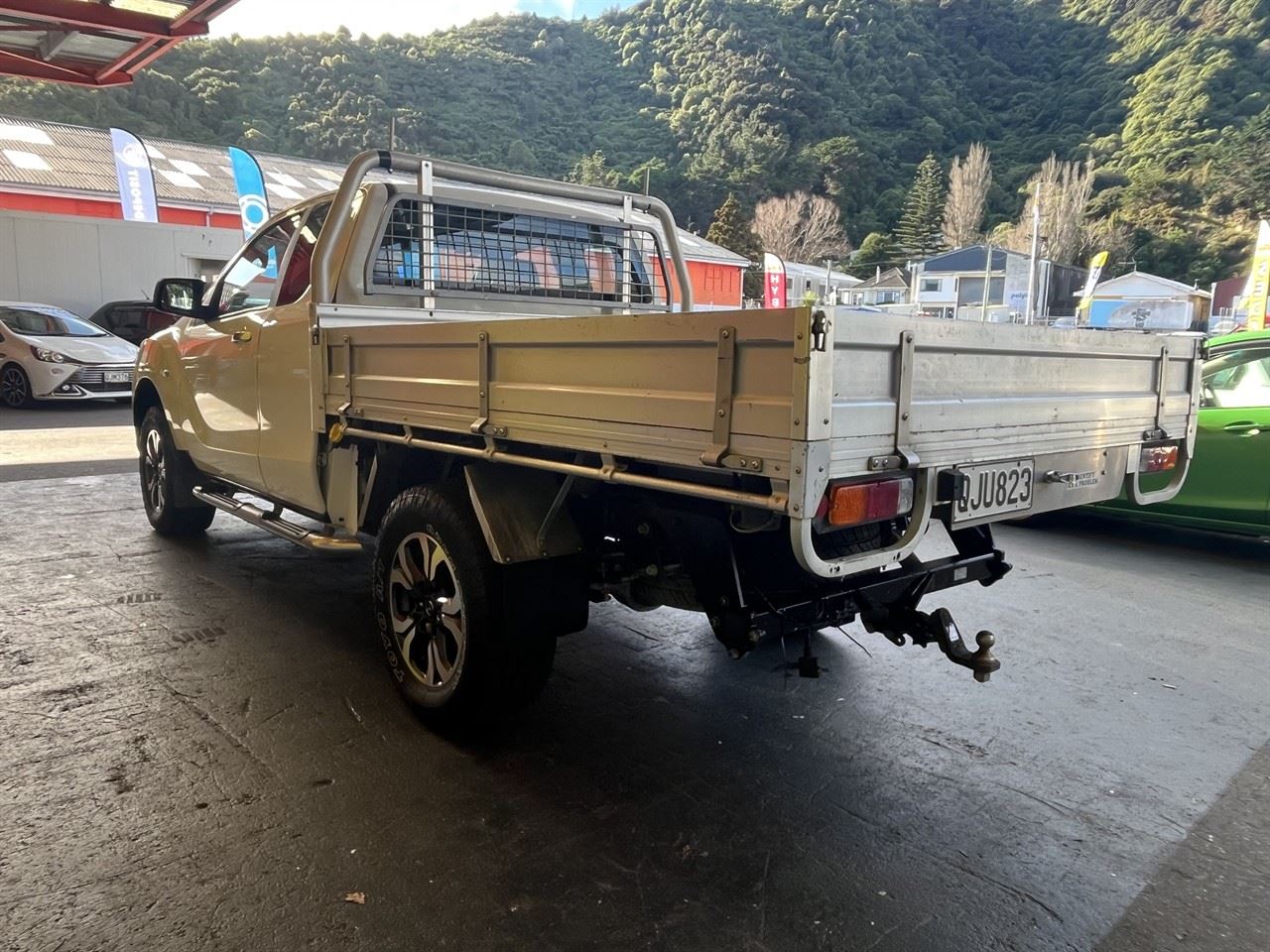 Vehicle image 4