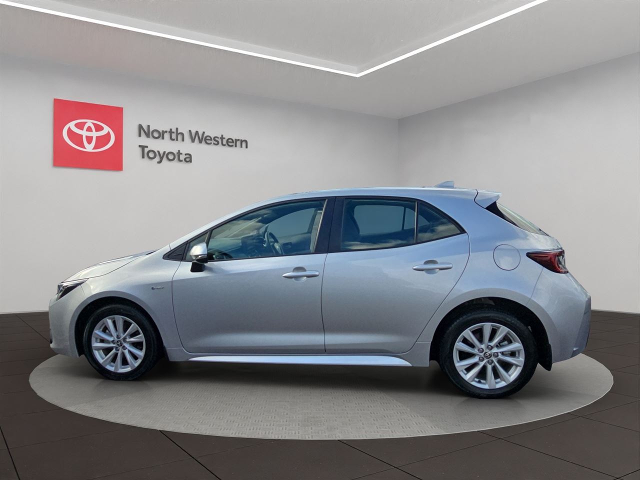 Vehicle image 4