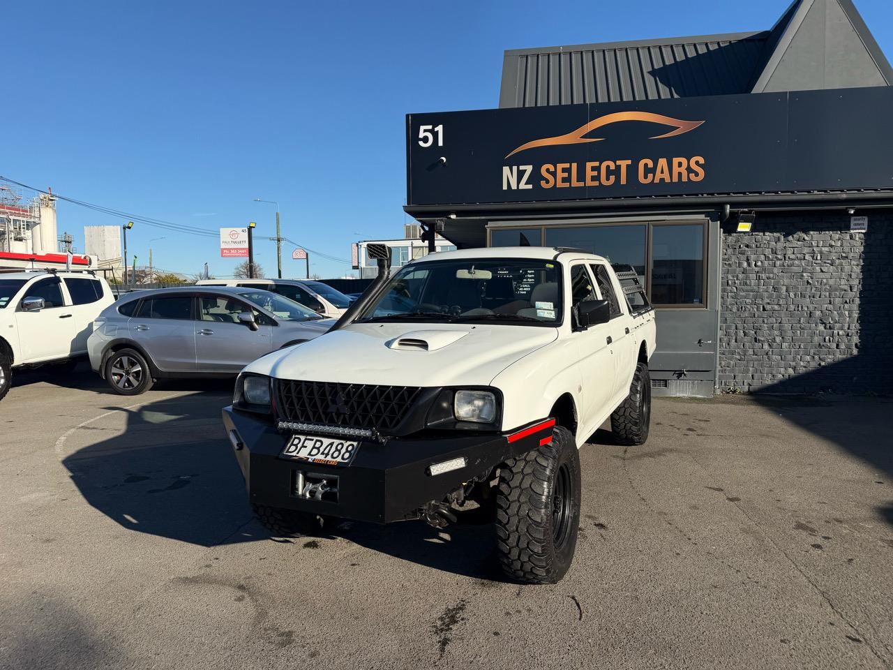 Vehicle image 3