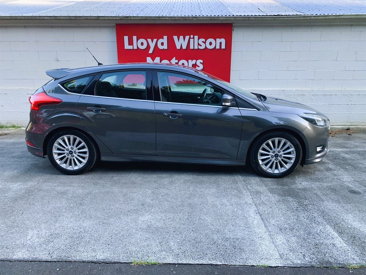 Vehicle image 3