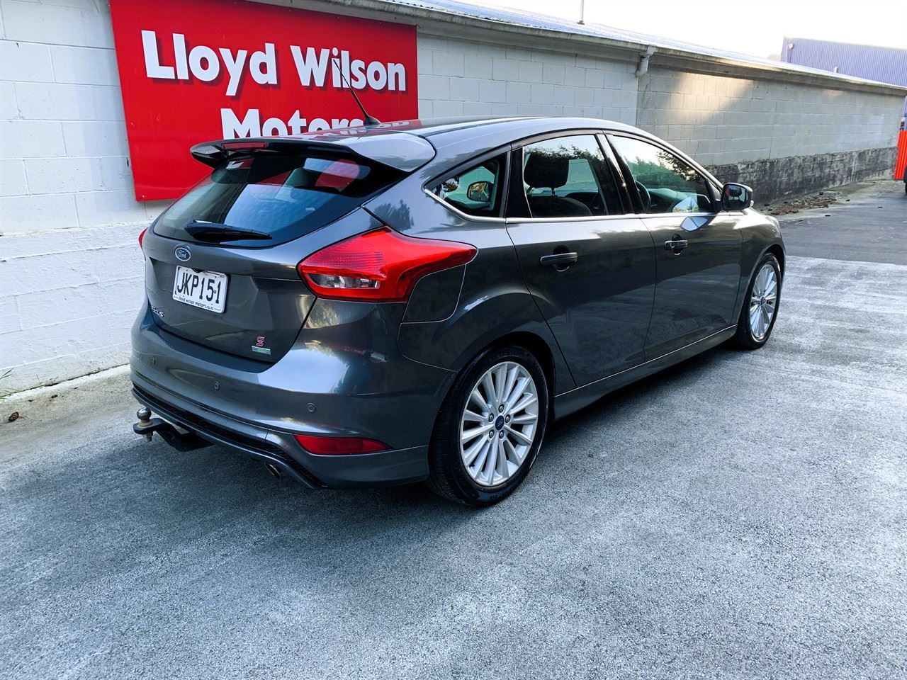 Vehicle image 4