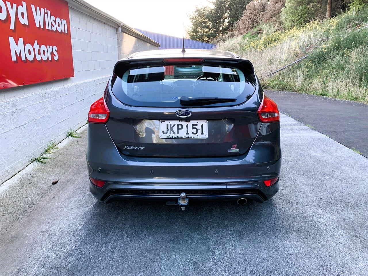 Vehicle image 5