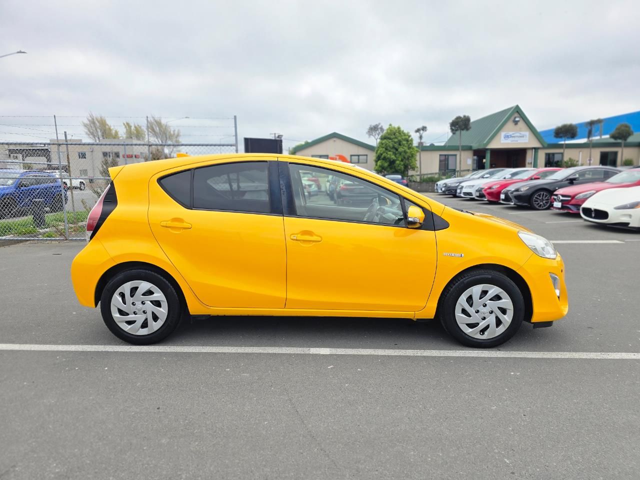 Vehicle image 4