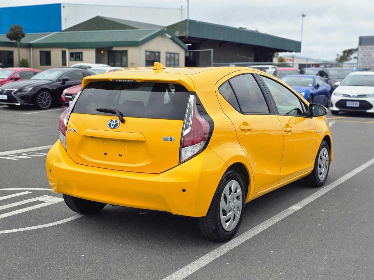 Vehicle image 5