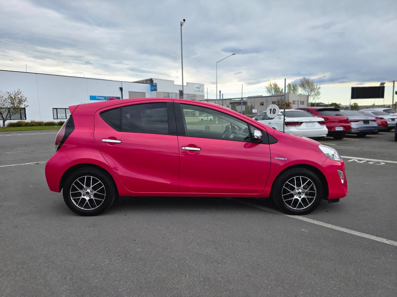 Vehicle image 4